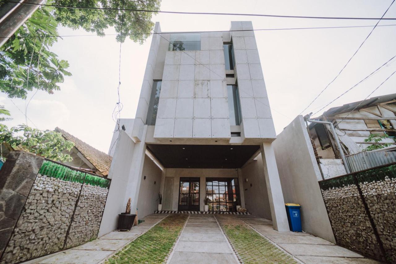 Labirin Wisma tamu Bandung